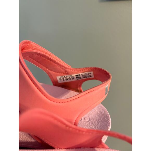 Adidas Adilette Sandals Youth Size 2 - Picture 3 of 7